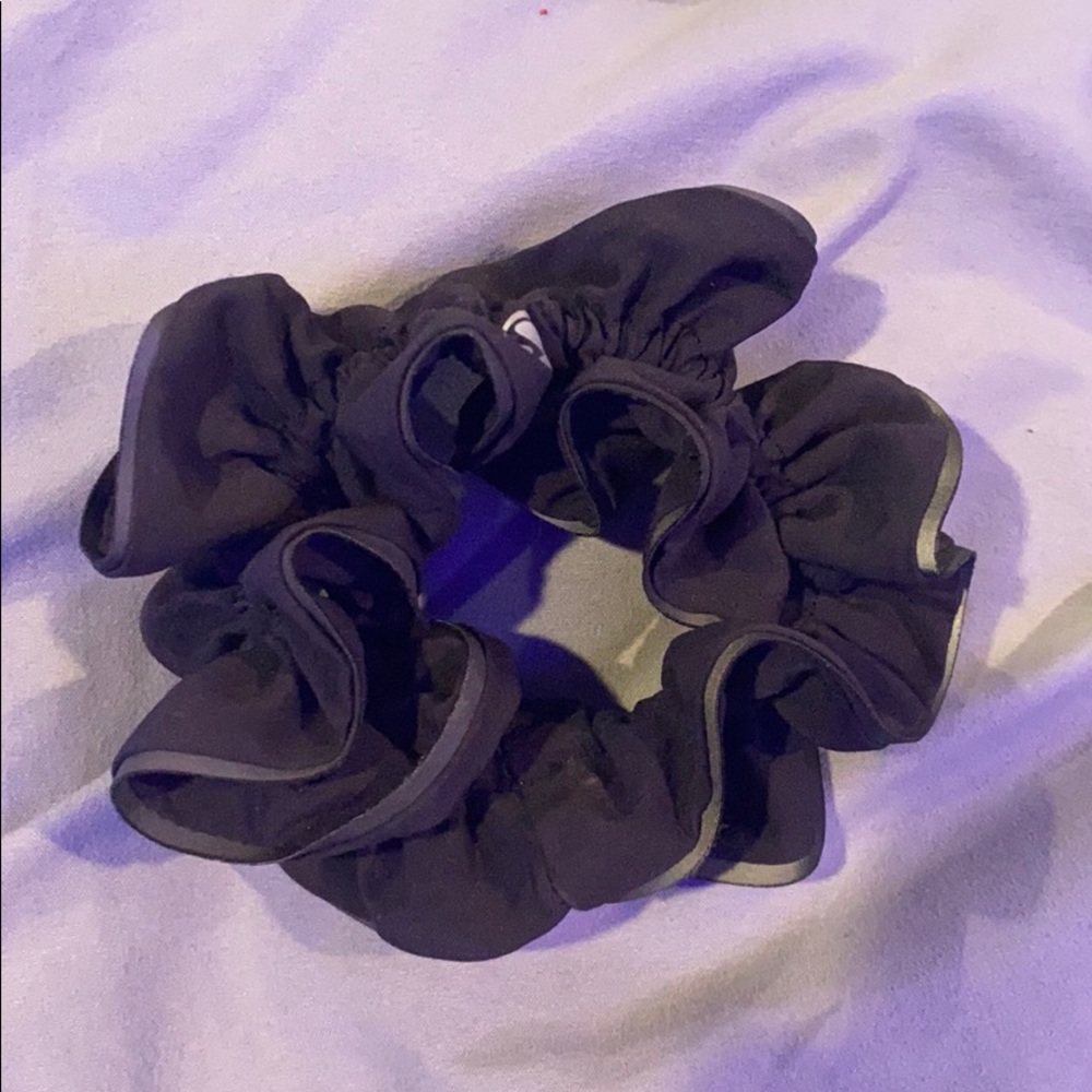 Lulu lemon Scrunchie